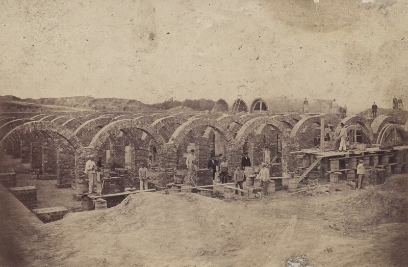 Plik:Budowa w Oruni wodociągowego zbiornika na wodę, 1869 .JPG