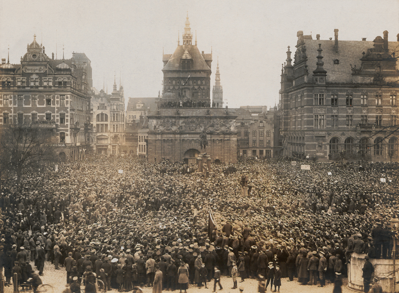 Plik:Wielki wiec mieszkańców przeciwko planom włączenia Gdańska do Polski, Targ Sienny, 23 marca 1919.JPG