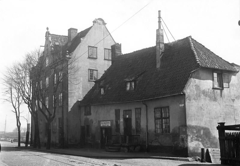 Plik:Ulica Grodzka na Zamczysku, przed 1945.JPG