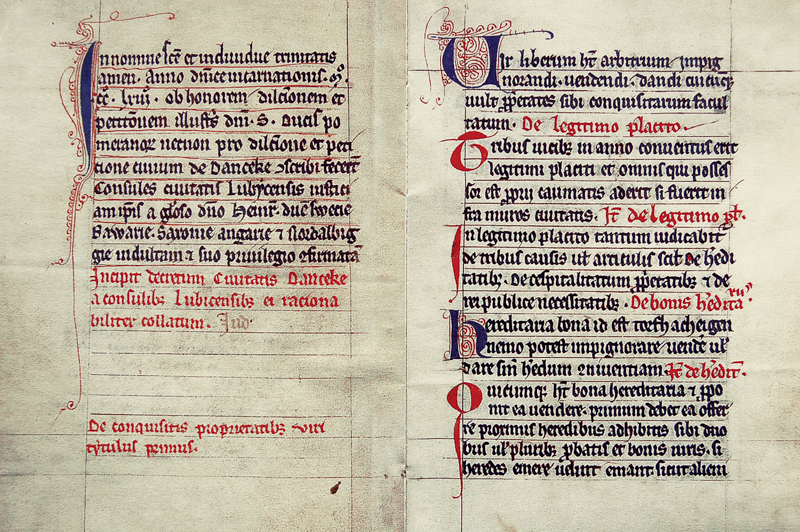 Plik:Pierwsze strony kodeksu prawa lubeckiego, 1263.JPG