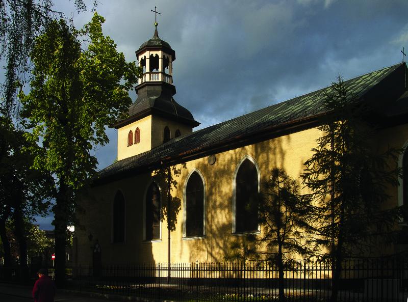 Plik:Kościół św. Jadwigi Śląskiej.jpg