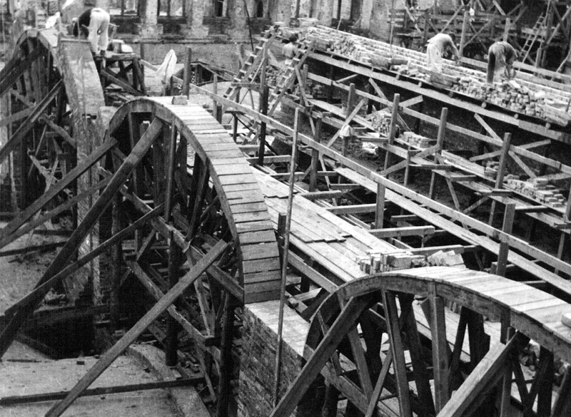 Plik:Wielka Zbrojownia, rekonstrukcja sklepień parteru, 1947.JPG
