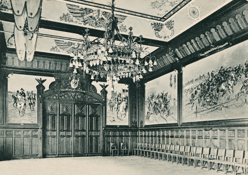 Plik:Aula kasyna w koszarach przy ul. Słowackiego z obrazami Wojciecha Kossaka, około 1905.JPG