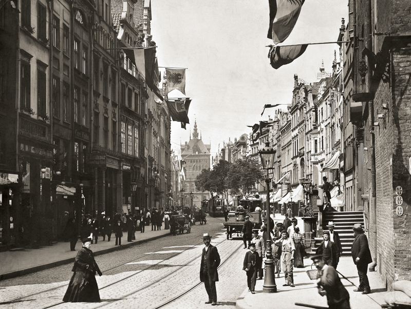 Plik:Widok na ul. Długą od strony wschodniej, 1906.JPG
