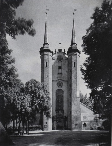 Plik:Kościół Trójcy Świętej, przed 1945.jpg