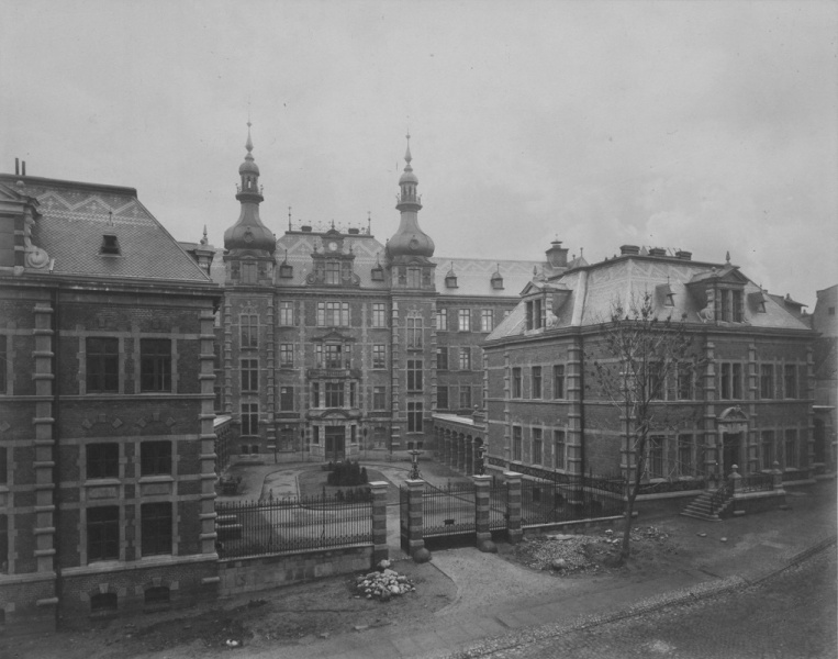 Plik:Szpitale 1793-1945 (002).jpg