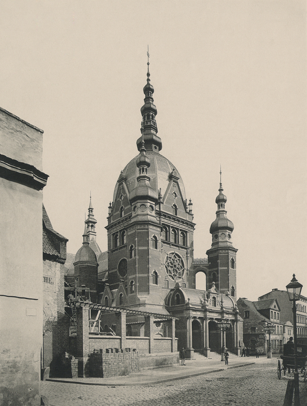 Plik:Synagoga, widok od strony północno-zachodniej, 1888.JPG