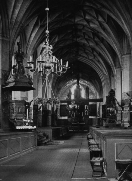 Plik:Wnętrze kościoła św. Katarzyny, 1941.jpg