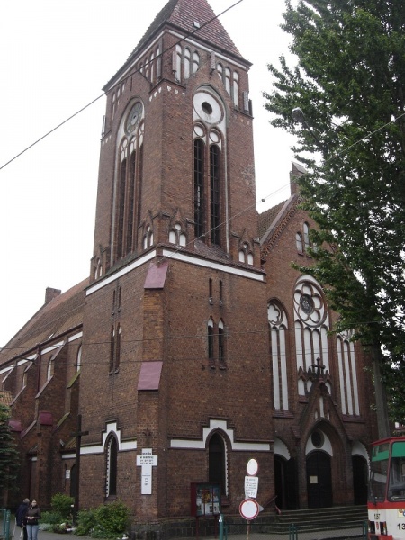 Plik:Kościół św. Franciszka z Asyżu, 2009.jpeg