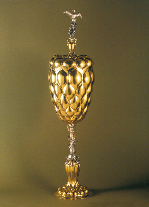 Plik:Srebrny puchar w winne grono, Nathanael Schlaubitz, początek XVIII wieku.JPG