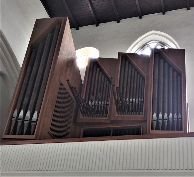 Plik:Organy w kościele św. Józefa.jpg