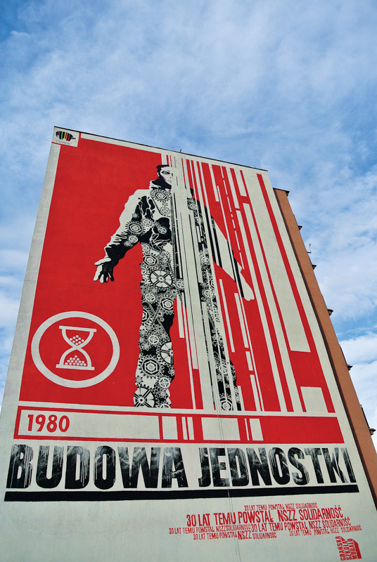 Plik:Mural na budynku na Zaspie, Gdańska Szkoła Muralu.JPG