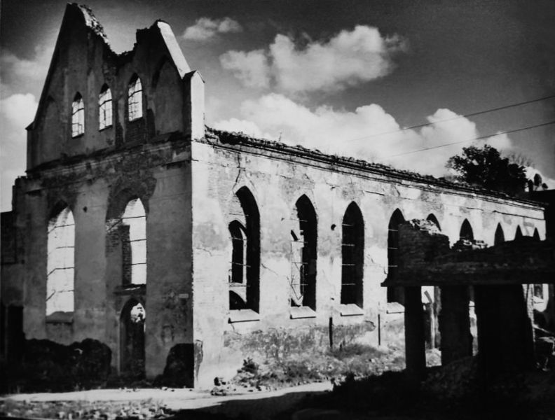Plik:Ruiny kościoła św. Ducha, Kazimierz Lelewicz, 1953.jpg