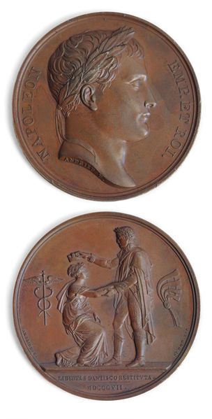 Plik:Medal wybity z okazji utworzenia przez Napoleona I Wolnego Miasta Gdańska, F. Andrieu, awers (u góry) i rewers, 1807.jpg