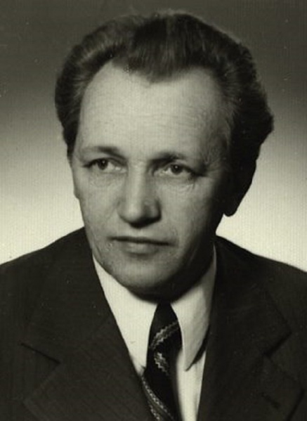 Plik:Czesław Biernat.jpg