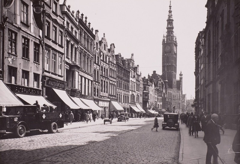 Plik:Ulica Długa, lata 30. XX wieku.jpg