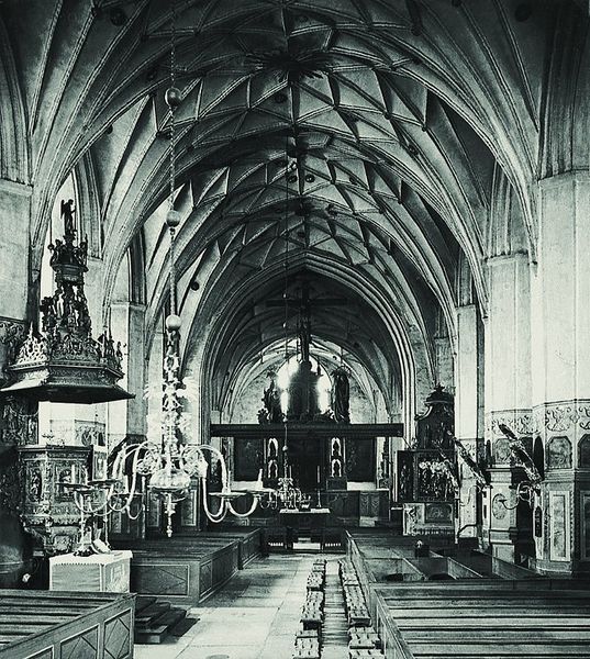 Plik:Wnętrze kościoła św. Katarzyny, 1907.jpg
