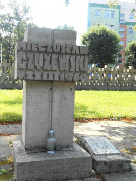 Plik:Grób Mieczysława Czyżewskiego na cmentarzu na Zaspie.JPG