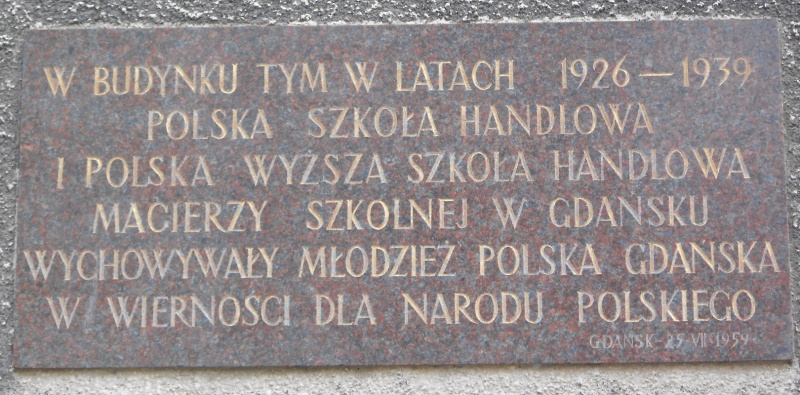 Plik:Tablica pamiątkowa Polskich Szkół Handlowych w Wolnym Mieście Gdańsku.jpg