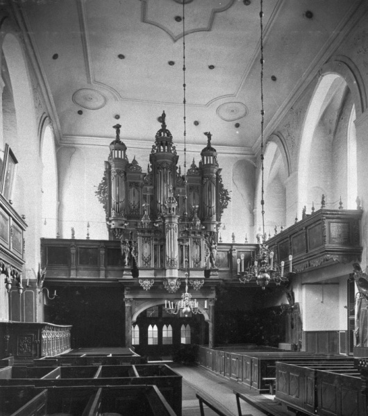 Plik:Kościół św. Bartłomieja organy.jpg