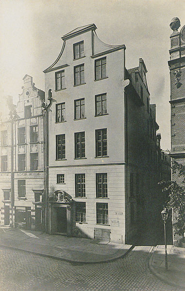 Plik:Bank Kwilecki, Potocki i S-ka przy ul. Ogarnej, około 1925.JPG