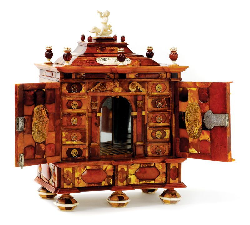 Plik:Kabinet w typie gdańskiej szafy barokowej z 1727 roku.JPG