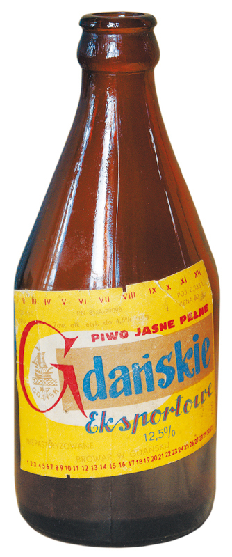 Plik:Butelka po piwie produkowanym w browarze w Kuźniczkach w latach 70. i 80. XX wieku .JPG