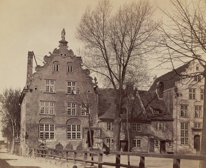 Plik:Szkoła św. Barbary, około 1870.JPG