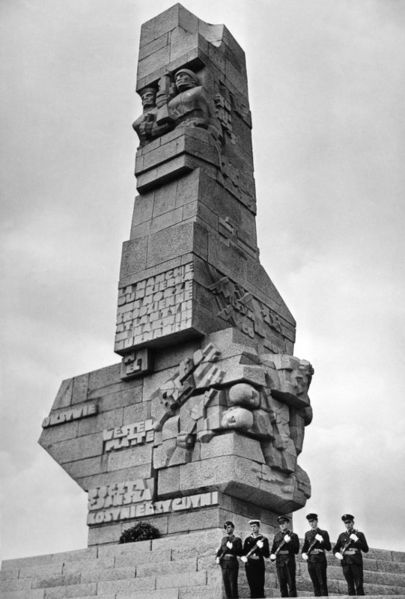Plik:Pomnik Obrońców Westerplatte (2).jpg