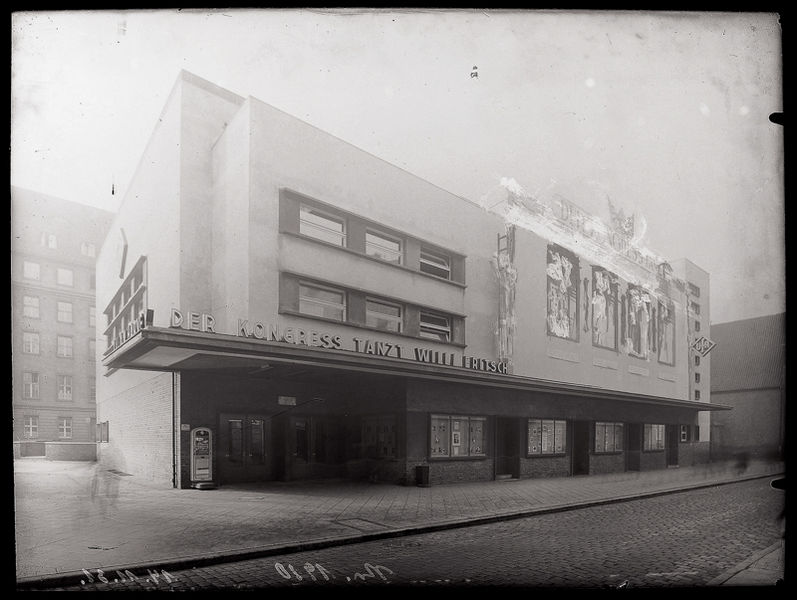 Plik:Kino UFA-Palast, 1931.JPG